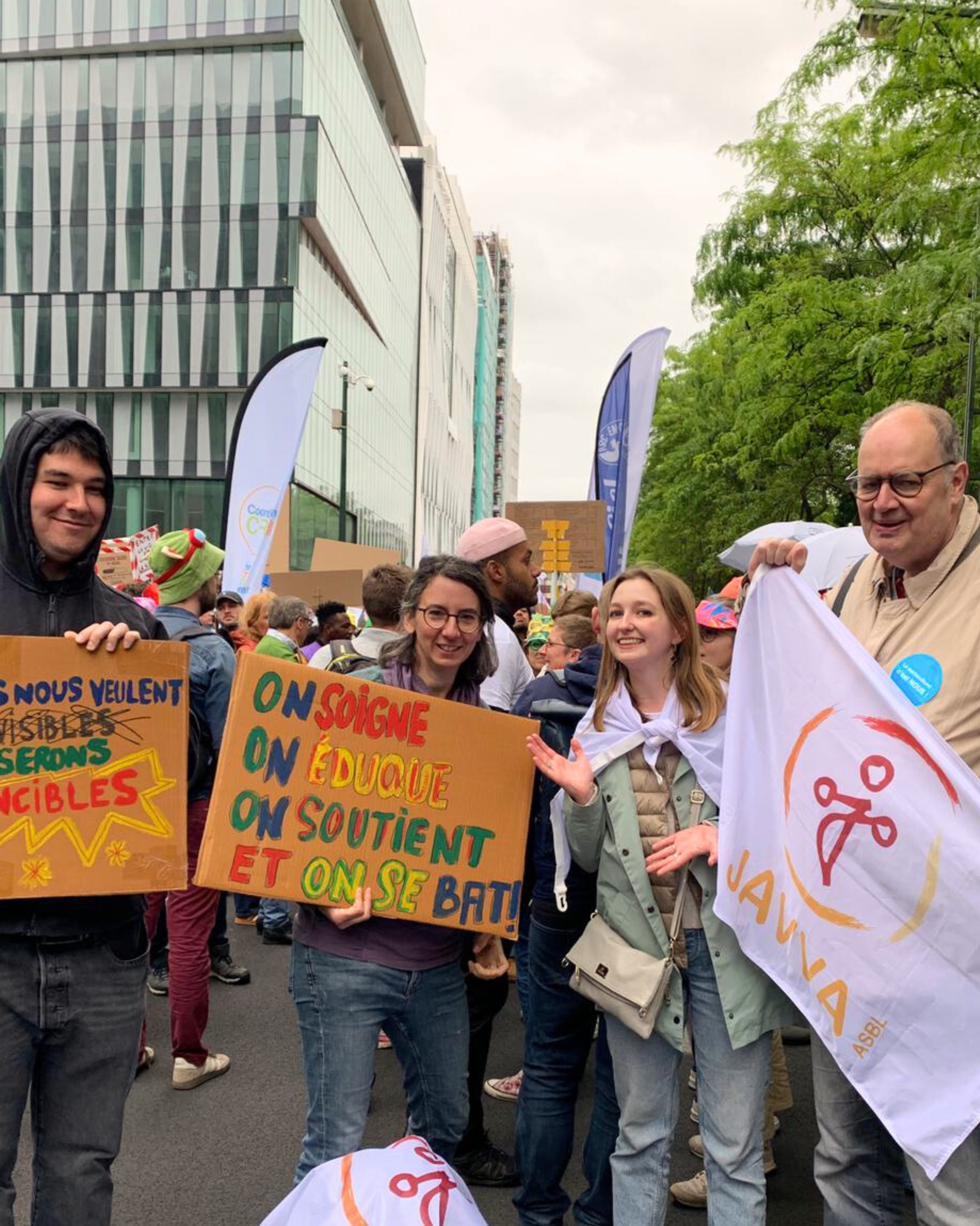 Nous étions à la marche pour le non-marchand du 22 mai !
