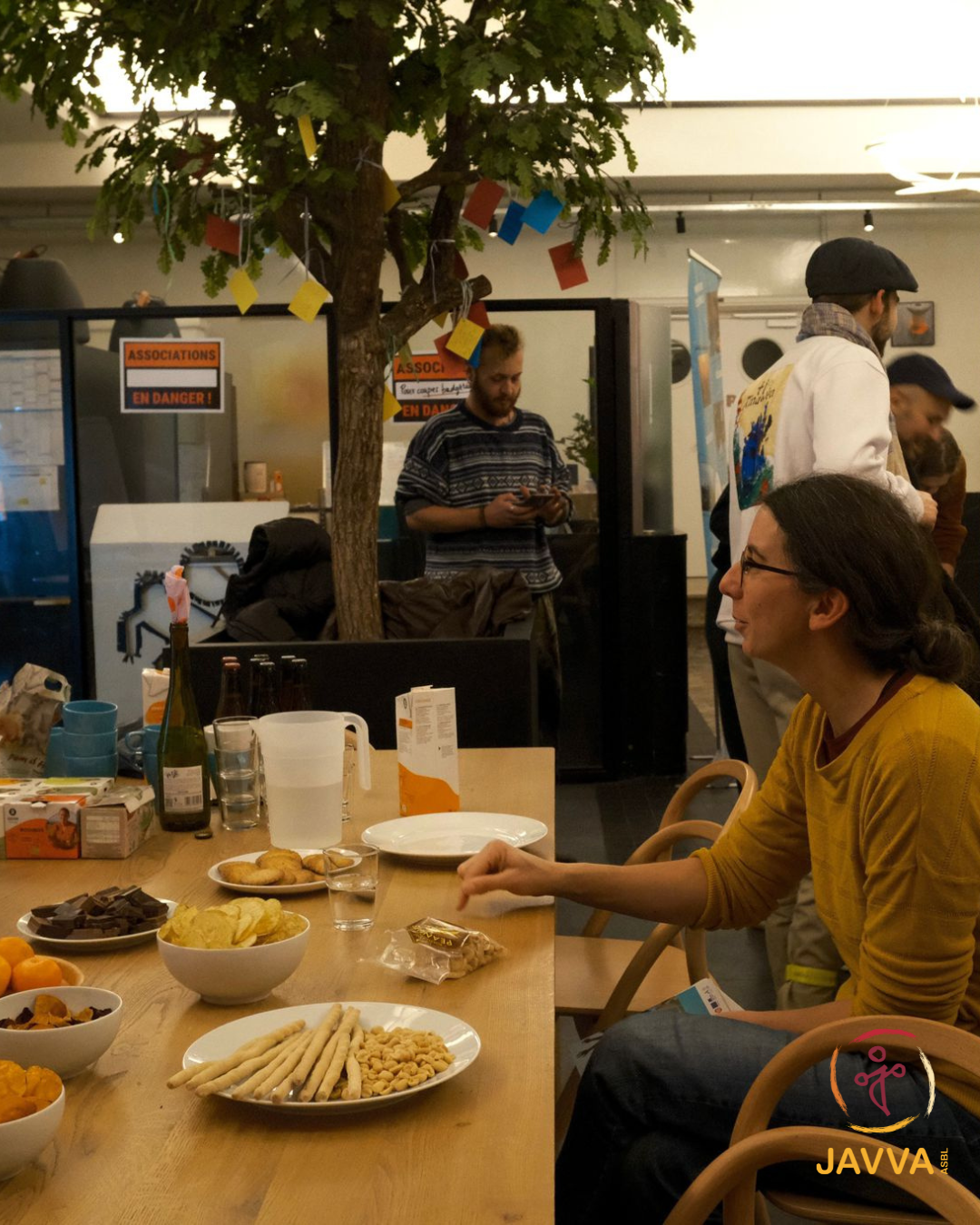 Café Philo : Le volontariat, outil de soft power ou moteur de démocratisation ?